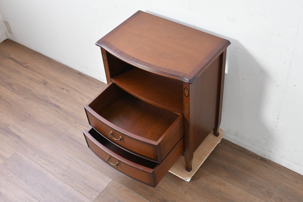 中古　美品　東海家具工業(Tokai Kagu)　ベネチア(Venezia)シリーズ　マホガニー材　ネオクラシカルな気品漂うオープンチェスト　(R-086703)