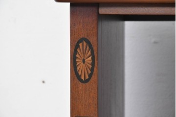 中古　美品　東海家具工業(Tokai Kagu)　ベネチア(Venezia)シリーズ　マホガニー材　ネオクラシカルな気品漂うオープンチェスト　(R-086703)