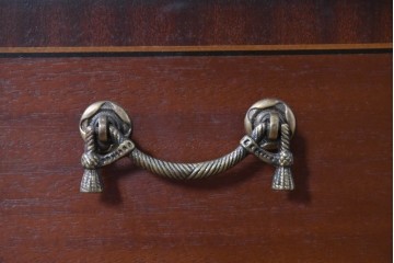 中古　美品　東海家具工業(Tokai Kagu)　ベネチア(Venezia)シリーズ　マホガニー材　ネオクラシカルな気品漂うオープンチェスト　(R-086703)