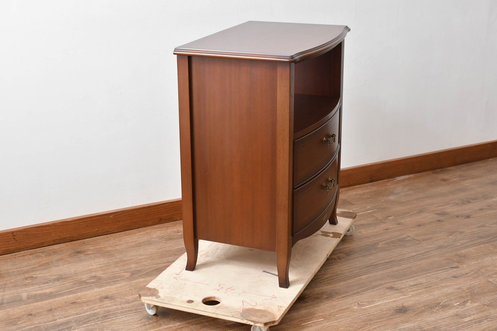 中古　美品　東海家具工業(Tokai Kagu)　ベネチア(Venezia)シリーズ　マホガニー材　ネオクラシカルな気品漂うオープンチェスト　(R-086703)