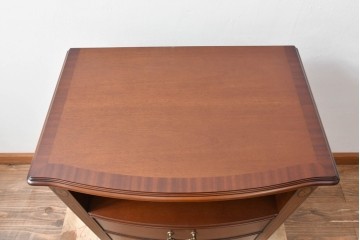 中古　美品　東海家具工業(Tokai Kagu)　ベネチア(Venezia)シリーズ　マホガニー材　ネオクラシカルな気品漂うオープンチェスト　(R-086703)