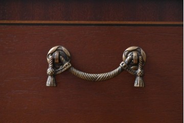 中古　美品　東海家具工業(Tokai Kagu)　ベネチア(Venezia)シリーズ　マホガニー材　ネオクラシカルな気品漂うオープンチェスト　(R-086703)