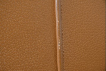 中古　カリモク家具(karimoku)　Chitano(チターノ)　スタイリッシュな金属脚の3人掛けレザーソファ　(R-086704)