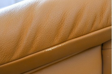 中古　カリモク家具(karimoku)　Chitano(チターノ)　回転式の1人掛けレザーソファ　(R-086706)