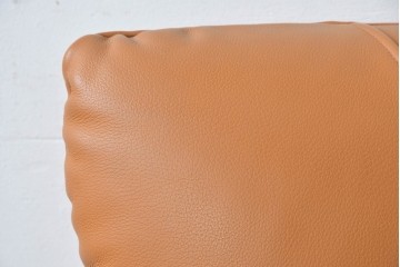 中古　カリモク家具(karimoku)　Chitano(チターノ)　回転式の1人掛けレザーソファ　(R-086706)