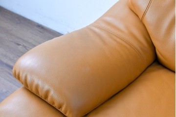 中古　カリモク家具(karimoku)　Chitano(チターノ)　回転式の1人掛けレザーソファ　(R-086706)