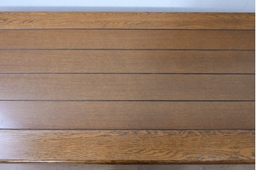 和製ヴィンテージ　オールドカリモク　カリモク家具(karimoku)　楢(ナラ)材　角のとれたデザインの棚板付きセンターテーブル　(R-086707)