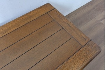 和製ヴィンテージ　オールドカリモク　カリモク家具(karimoku)　楢(ナラ)材　角のとれたデザインの棚板付きセンターテーブル　(R-086707)