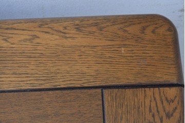 和製ヴィンテージ　オールドカリモク　カリモク家具(karimoku)　楢(ナラ)材　角のとれたデザインの棚板付きセンターテーブル　(R-086707)