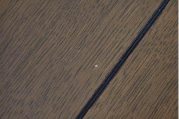 和製ヴィンテージ　オールドカリモク　カリモク家具(karimoku)　楢(ナラ)材　角のとれたデザインの棚板付きセンターテーブル　(R-086707)