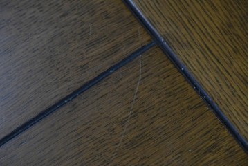 和製ヴィンテージ　オールドカリモク　カリモク家具(karimoku)　楢(ナラ)材　角のとれたデザインの棚板付きセンターテーブル　(R-086707)