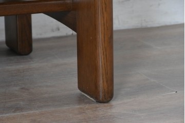 和製ヴィンテージ　オールドカリモク　カリモク家具(karimoku)　楢(ナラ)材　角のとれたデザインの棚板付きセンターテーブル　(R-086707)