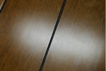 和製ヴィンテージ　オールドカリモク　カリモク家具(karimoku)　楢(ナラ)材　角のとれたデザインの棚板付きセンターテーブル　(R-086707)