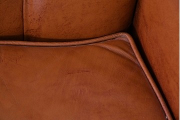 イタリアヴィンテージ　本革　彫刻×鋲打ちデザインのエレガントなサロンチェア2脚セット　(R-086708)