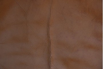 イタリアヴィンテージ　本革　彫刻×鋲打ちデザインのエレガントなサロンチェア2脚セット　(R-086708)