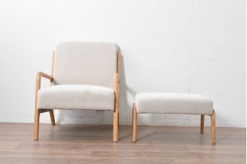 中古　美品　ZARA HOME(ザラホーム)　アッシュウッド材のフレームがおしゃれなリネンアームチェアとオットマンのセット　定価約9万3千円　(R-086709)