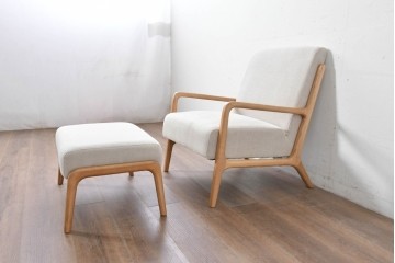 中古　美品　ZARA HOME(ザラホーム)　アッシュウッド材のフレームがおしゃれなリネンアームチェアとオットマンのセット　定価約9万3千円　(R-086709)