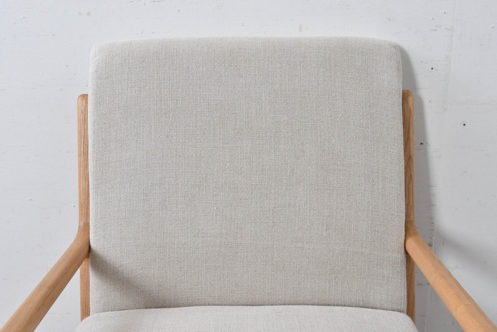 中古　美品　ZARA HOME(ザラホーム)　アッシュウッド材のフレームがおしゃれなリネンアームチェアとオットマンのセット　定価約9万3千円　(R-086709)