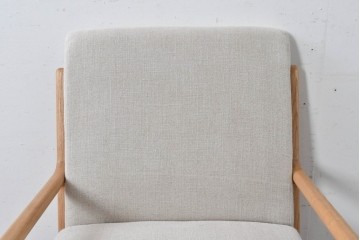 中古　美品　ZARA HOME(ザラホーム)　アッシュウッド材のフレームがおしゃれなリネンアームチェアとオットマンのセット　定価約9万3千円　(R-086709)