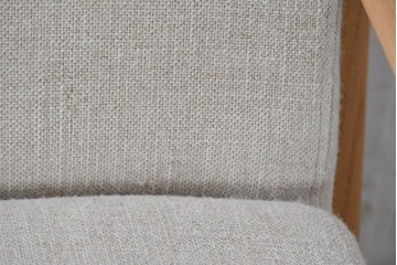 中古　美品　ZARA HOME(ザラホーム)　アッシュウッド材のフレームがおしゃれなリネンアームチェアとオットマンのセット　定価約9万3千円　(R-086709)