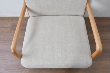 中古　美品　ZARA HOME(ザラホーム)　アッシュウッド材のフレームがおしゃれなリネンアームチェアとオットマンのセット　定価約9万3千円　(R-086709)