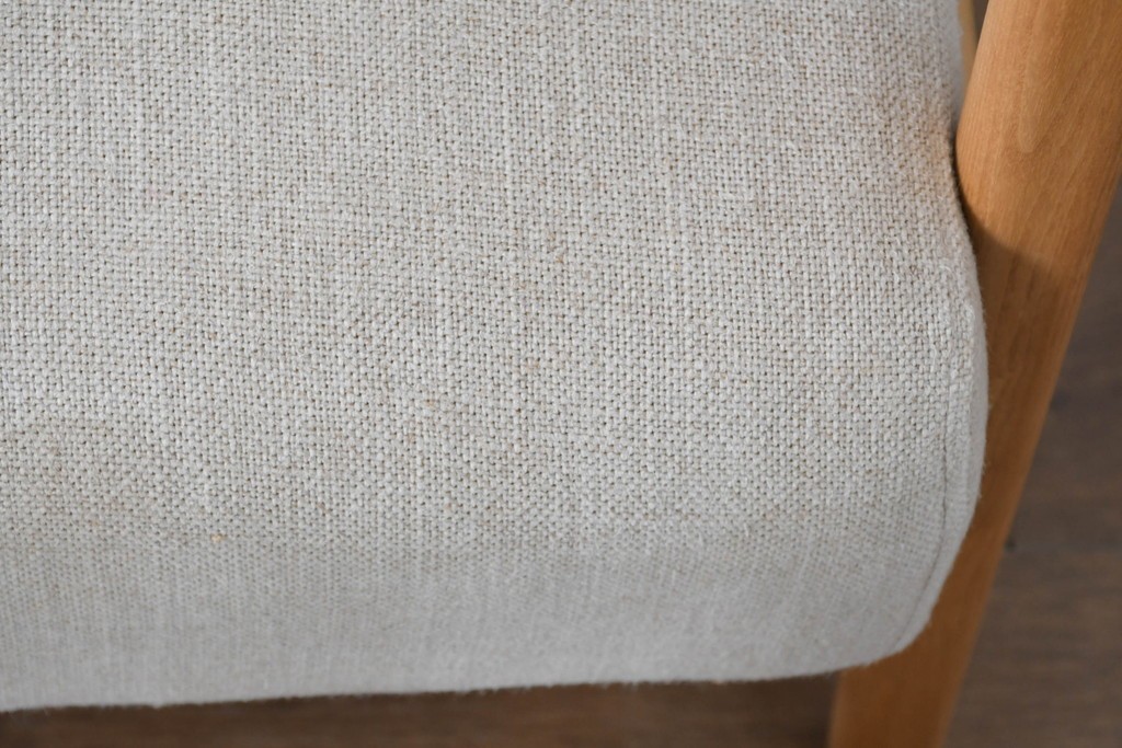 中古　美品　ZARA HOME(ザラホーム)　アッシュウッド材のフレームがおしゃれなリネンアームチェアとオットマンのセット　定価約9万3千円　(R-086709)