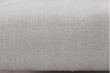 中古　美品　ZARA HOME(ザラホーム)　アッシュウッド材のフレームがおしゃれなリネンアームチェアとオットマンのセット　定価約9万3千円　(R-086709)