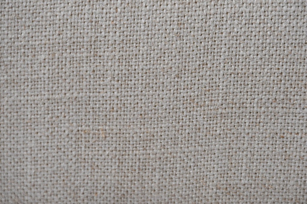 中古　美品　ZARA HOME(ザラホーム)　アッシュウッド材のフレームがおしゃれなリネンアームチェアとオットマンのセット　定価約9万3千円　(R-086709)