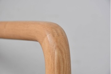 中古　美品　ZARA HOME(ザラホーム)　アッシュウッド材のフレームがおしゃれなリネンアームチェアとオットマンのセット　定価約9万3千円　(R-086709)