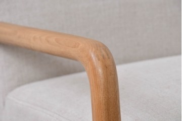 中古　美品　ZARA HOME(ザラホーム)　アッシュウッド材のフレームがおしゃれなリネンアームチェアとオットマンのセット　定価約9万3千円　(R-086709)