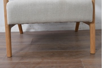 中古　美品　ZARA HOME(ザラホーム)　アッシュウッド材のフレームがおしゃれなリネンアームチェアとオットマンのセット　定価約9万3千円　(R-086709)