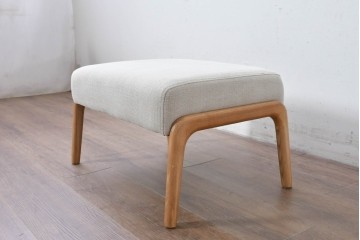 中古　美品　ZARA HOME(ザラホーム)　アッシュウッド材のフレームがおしゃれなリネンアームチェアとオットマンのセット　定価約9万3千円　(R-086709)