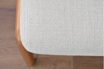 中古　美品　ZARA HOME(ザラホーム)　アッシュウッド材のフレームがおしゃれなリネンアームチェアとオットマンのセット　定価約9万3千円　(R-086709)