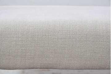 中古　美品　ZARA HOME(ザラホーム)　アッシュウッド材のフレームがおしゃれなリネンアームチェアとオットマンのセット　定価約9万3千円　(R-086709)