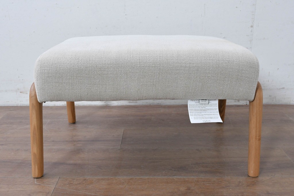 中古　美品　ZARA HOME(ザラホーム)　アッシュウッド材のフレームがおしゃれなリネンアームチェアとオットマンのセット　定価約9万3千円　(R-086709)