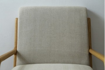 中古　美品　ZARA HOME(ザラホーム)　アッシュウッド材のフレームがおしゃれなリネンアームチェアとオットマンのセット　定価約9万3千円　(R-086709)