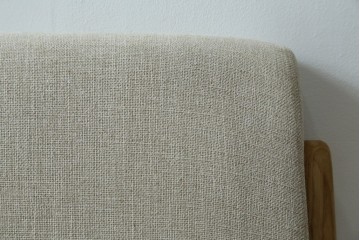 中古　美品　ZARA HOME(ザラホーム)　アッシュウッド材のフレームがおしゃれなリネンアームチェアとオットマンのセット　定価約9万3千円　(R-086709)