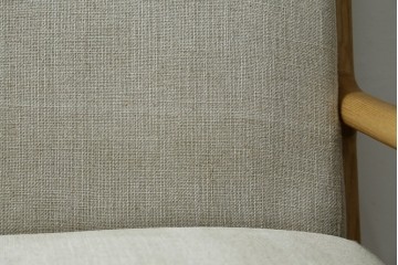 中古　美品　ZARA HOME(ザラホーム)　アッシュウッド材のフレームがおしゃれなリネンアームチェアとオットマンのセット　定価約9万3千円　(R-086709)