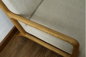 中古　美品　ZARA HOME(ザラホーム)　アッシュウッド材のフレームがおしゃれなリネンアームチェアとオットマンのセット　定価約9万3千円　(R-086709)