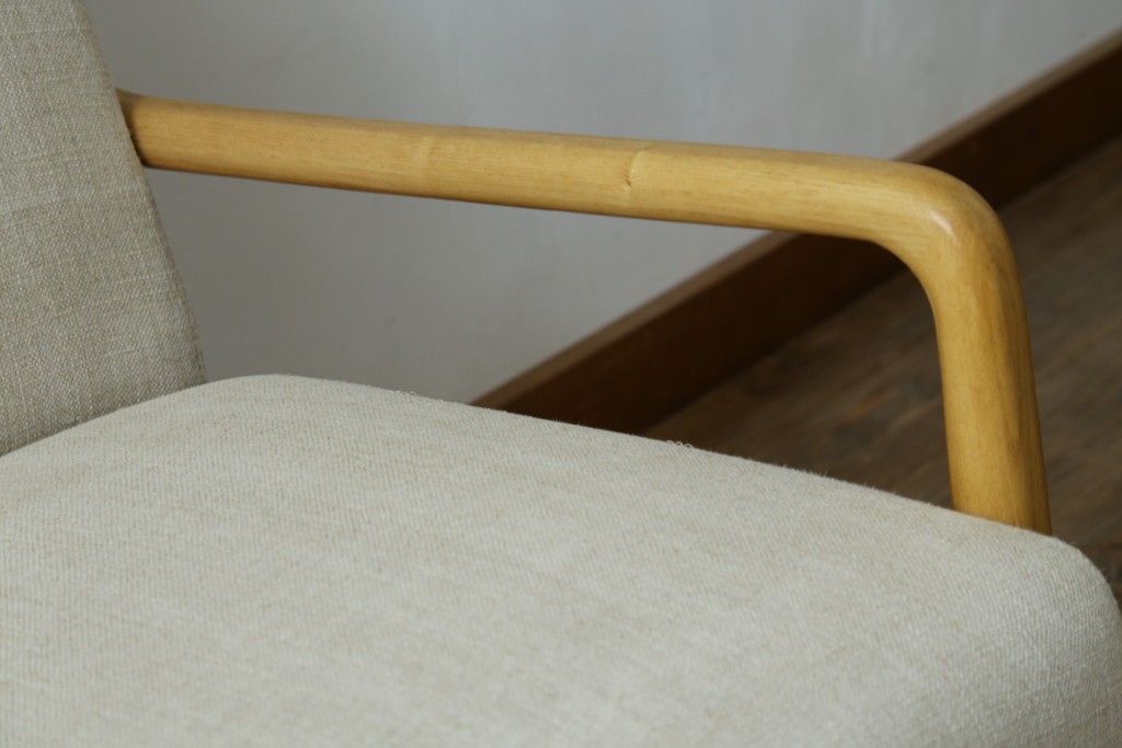 中古　美品　ZARA HOME(ザラホーム)　アッシュウッド材のフレームがおしゃれなリネンアームチェアとオットマンのセット　定価約9万3千円　(R-086709)