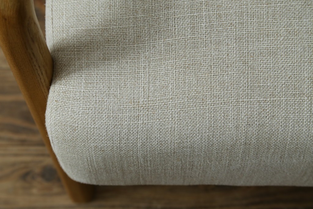 中古　美品　ZARA HOME(ザラホーム)　アッシュウッド材のフレームがおしゃれなリネンアームチェアとオットマンのセット　定価約9万3千円　(R-086709)