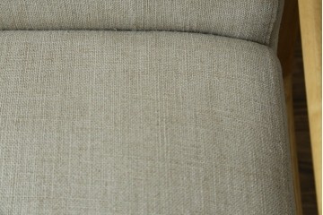 中古　美品　ZARA HOME(ザラホーム)　アッシュウッド材のフレームがおしゃれなリネンアームチェアとオットマンのセット　定価約9万3千円　(R-086709)