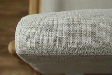 中古　美品　ZARA HOME(ザラホーム)　アッシュウッド材のフレームがおしゃれなリネンアームチェアとオットマンのセット　定価約9万3千円　(R-086709)