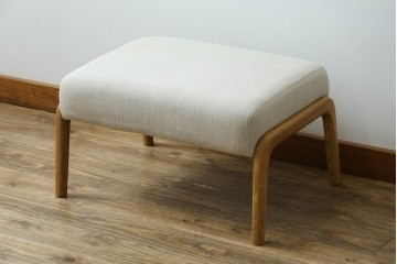 中古　美品　ZARA HOME(ザラホーム)　アッシュウッド材のフレームがおしゃれなリネンアームチェアとオットマンのセット　定価約9万3千円　(R-086709)