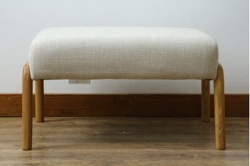 中古　美品　ZARA HOME(ザラホーム)　アッシュウッド材のフレームがおしゃれなリネンアームチェアとオットマンのセット　定価約9万3千円　(R-086709)