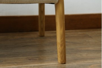 中古　美品　ZARA HOME(ザラホーム)　アッシュウッド材のフレームがおしゃれなリネンアームチェアとオットマンのセット　定価約9万3千円　(R-086709)