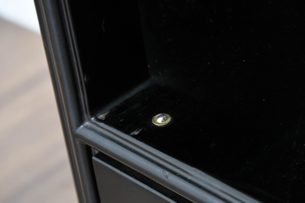 アジアンヴィンテージ　韓国民芸家具　煌びやかな螺鈿細工の照明付きコレクションケース　定価約65万円　(R-086712)