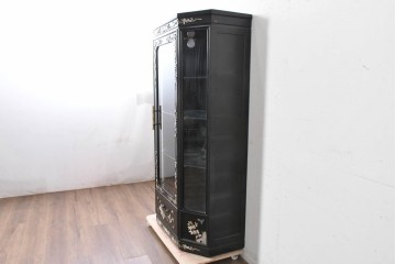 アジアンヴィンテージ　韓国民芸家具　煌びやかな螺鈿細工の照明付きコレクションケース　定価約65万円　(R-086712)