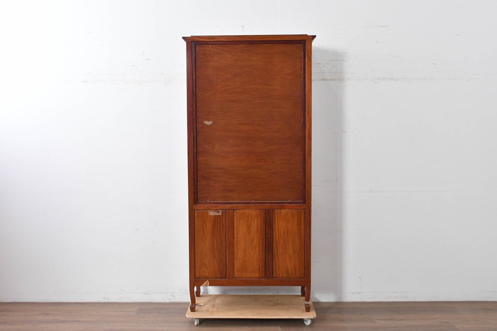 中古　花梨(カリン)無垢材　オリエンタルデザインの彫刻入りキュリオケース　(R-086713)