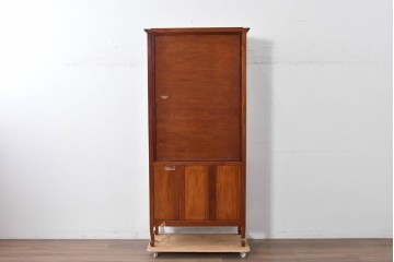 中古　花梨(カリン)無垢材　オリエンタルデザインの彫刻入りキュリオケース　(R-086713)